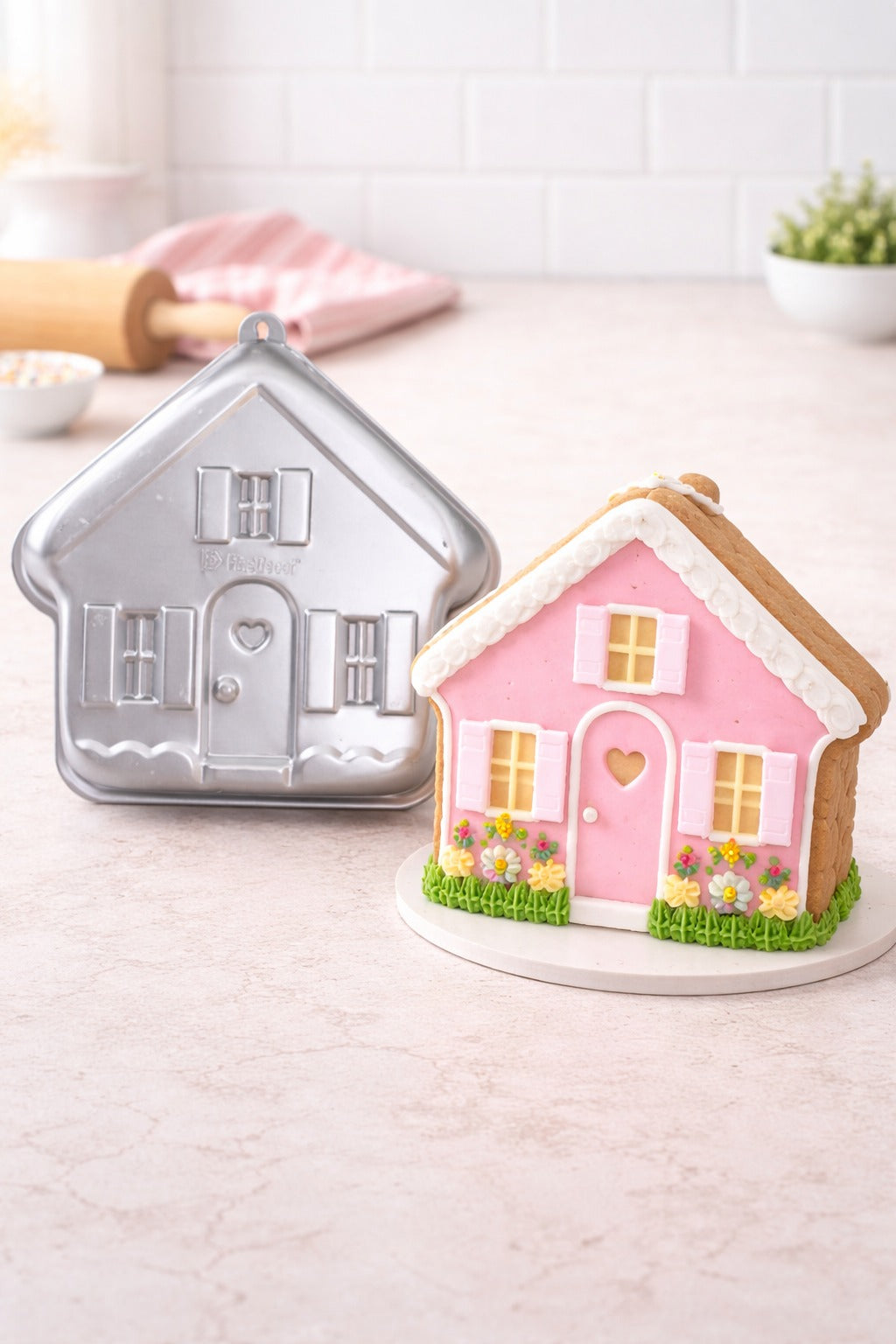 House shape cake tin size - 8.5x9x2.75
