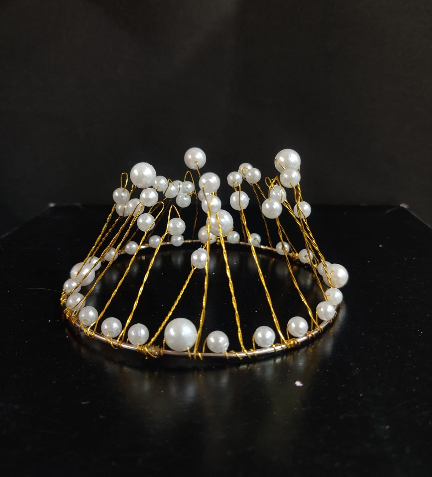 Crown Topper white