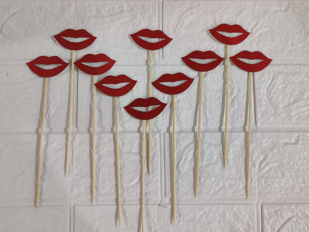 Red Lips Topper Pack of 10 (LWA-087)