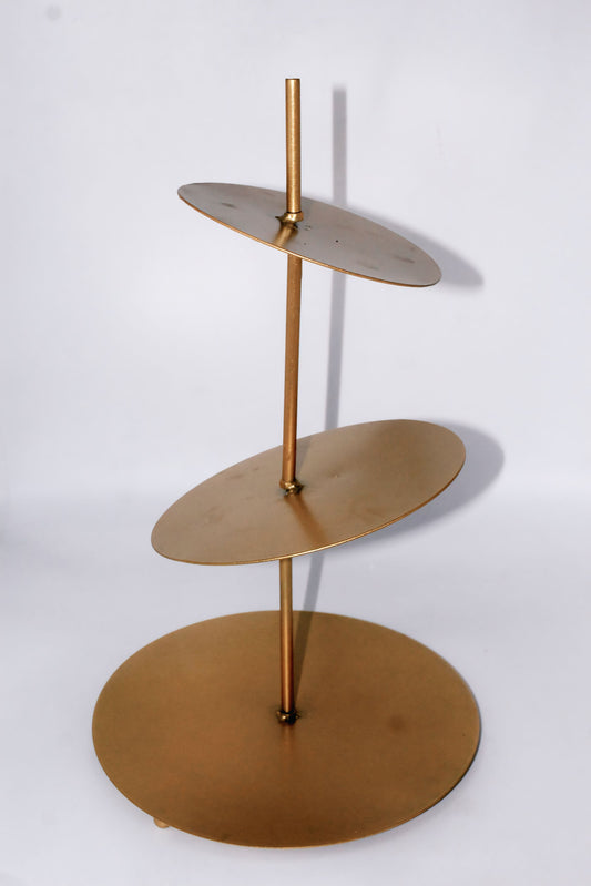 Topsy Cake Stand