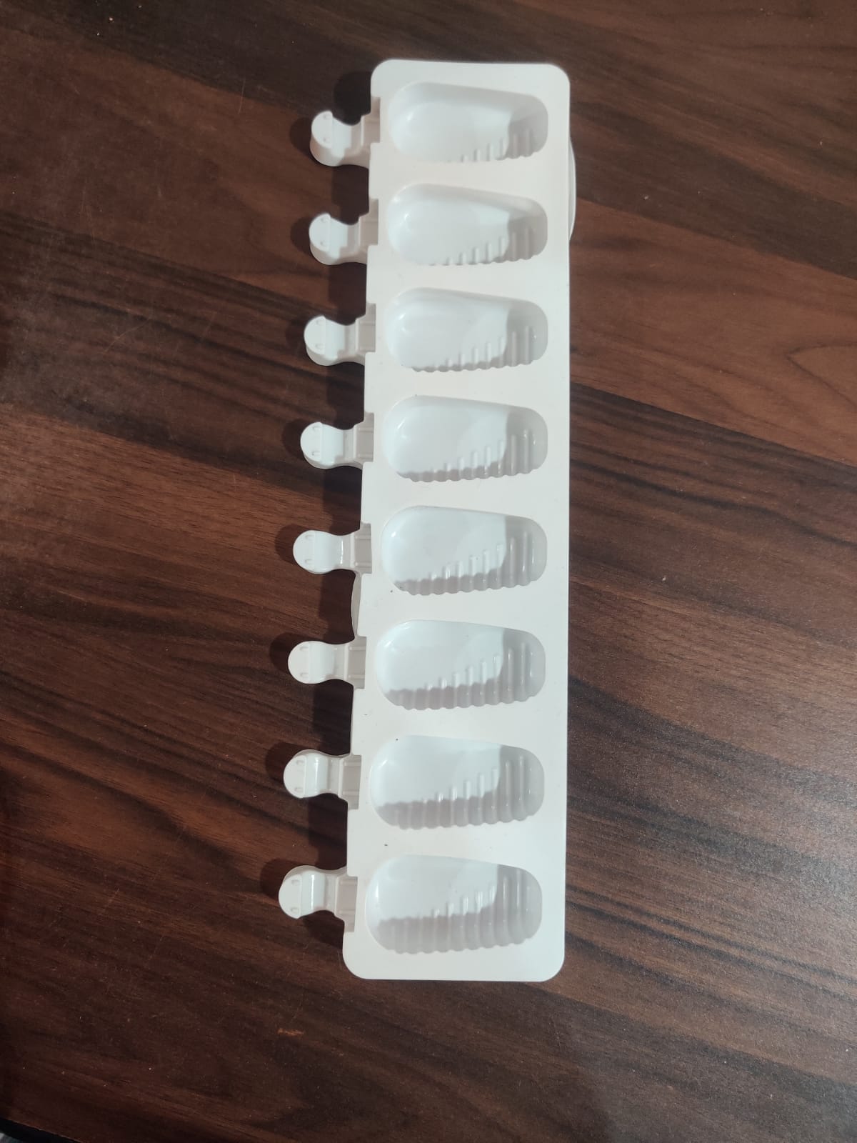 8 Cavity Cakesicle Mould,  Mould Size - 14.5*3.25 inch, Cavity Size - 2.7* 1.25 inch