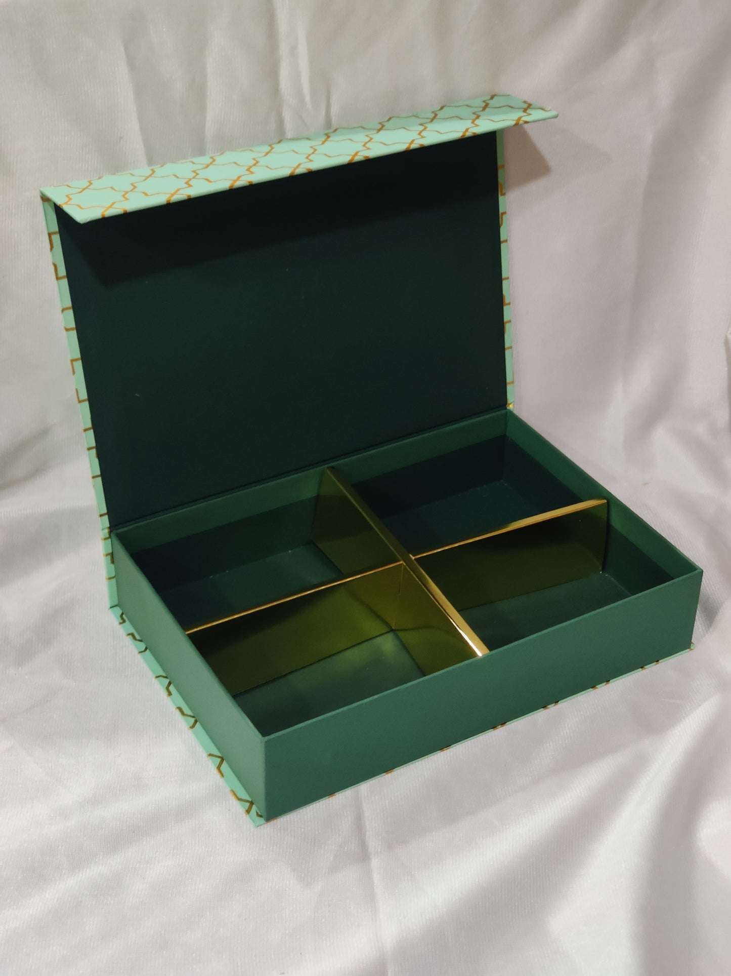 Hamper box Size-10.7*7.5*2.5 inch