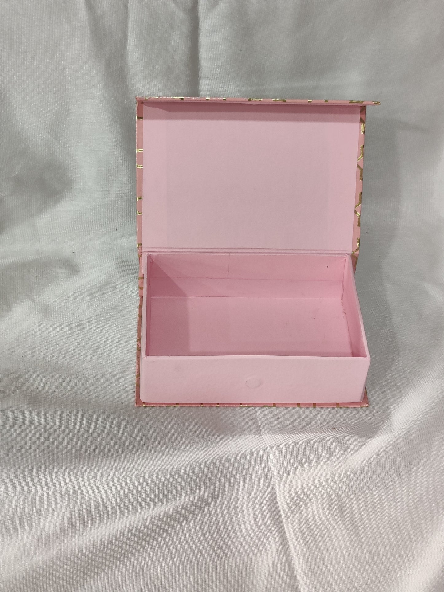 Hamper box (peach colour)size -6.2*4.2*2.1 inch