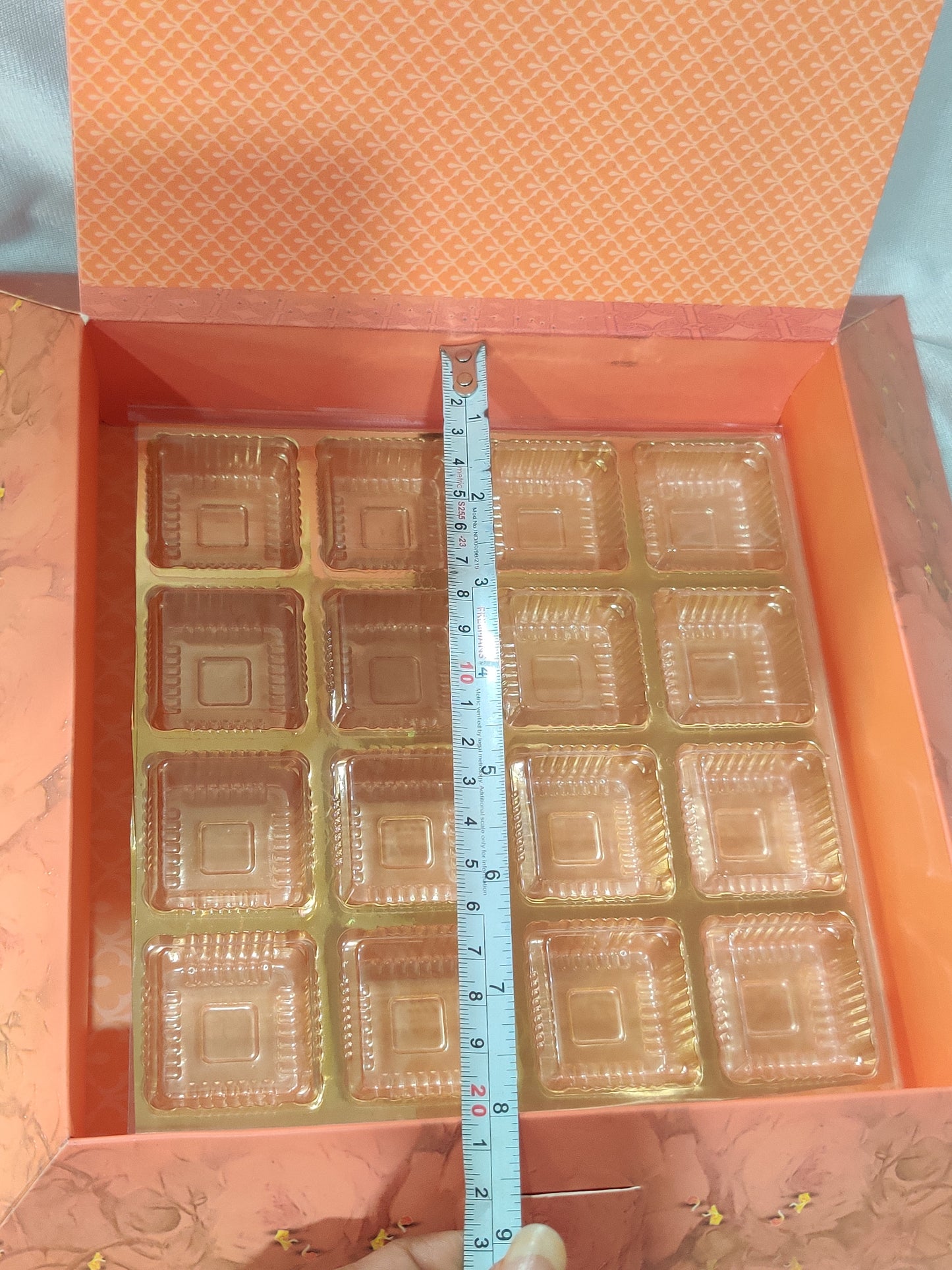 16 Cavity chocolate hamper box