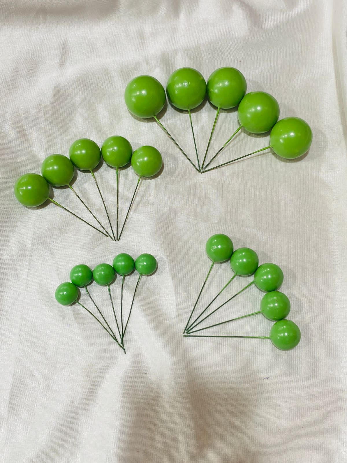 Mix Size Faux Balls Green colour pack of 20