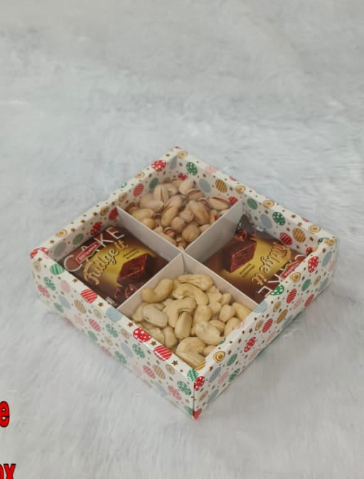 Xmas 4 Partition With Transparent Sleeve Box Size 6.5x6.5x2 (Pack Of 10)