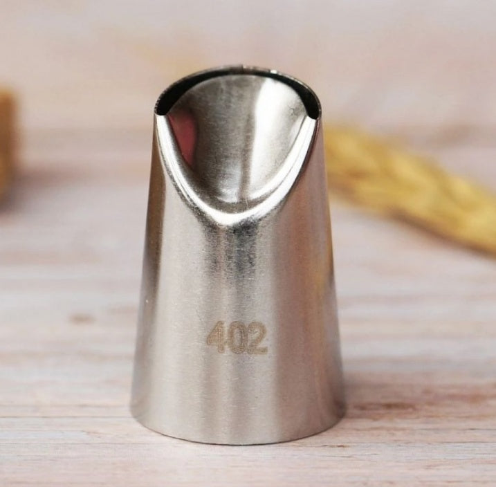 Cake nozzle(402)