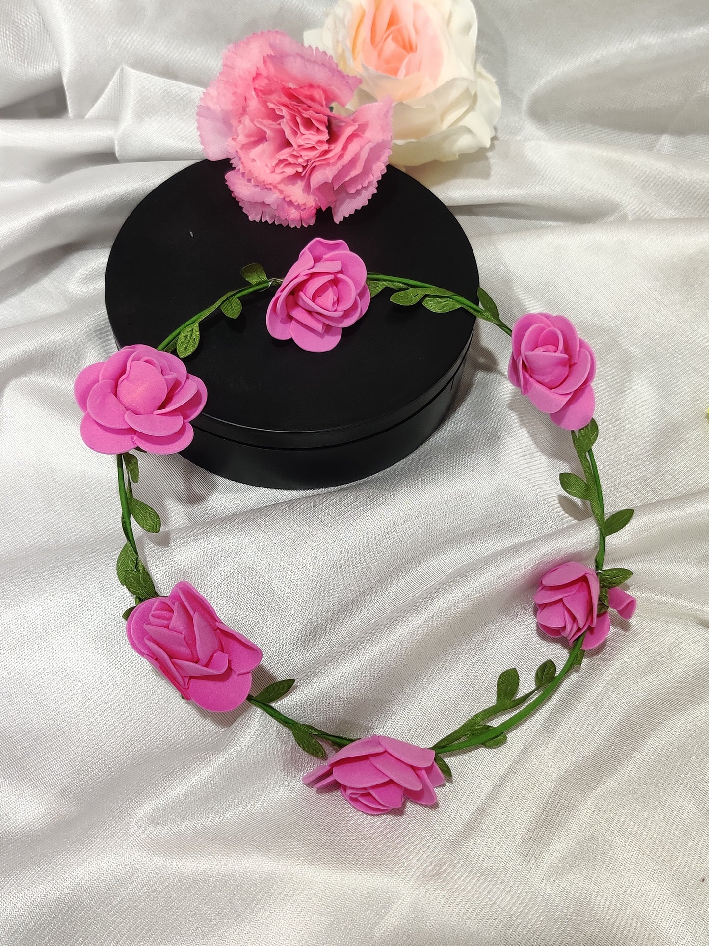 Pink colour of tiara pack of 3